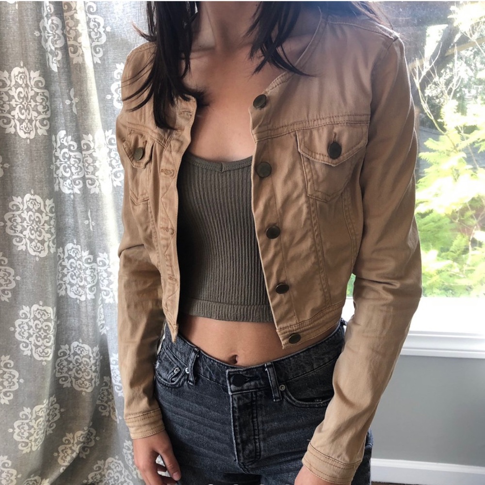 Cropped denim jacket!!